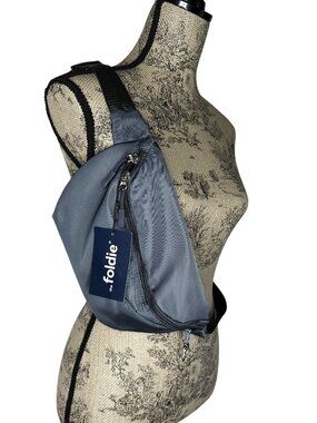 FOLDIE RFID Safe Travel Crossbody Adjustable Bag Gray Nylon Sling Fanny Pack NWT